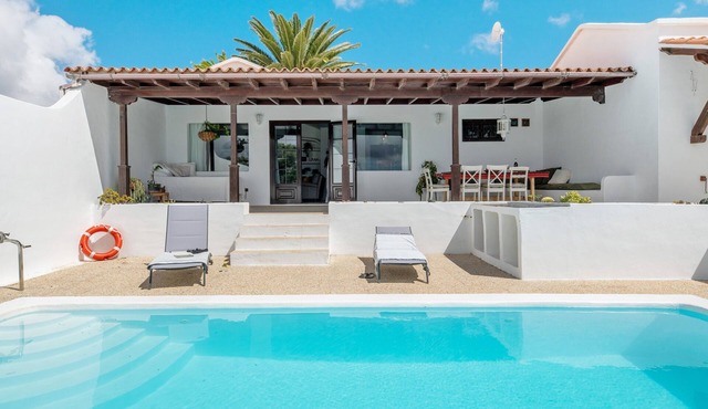 Vacation Home 'Casa Carmen - Comfort and Privacy' with Sea View, Private Pool and Wi-Fi in Nazaret