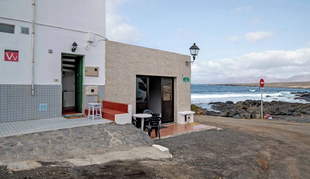 Vacation Home 'Dangminzheng' with Mountain View and Wi-Fi in Caleta de Caballo