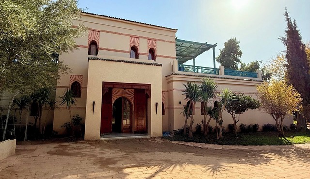 VILLA 34 - 4 Masters, Moroccan Charm & Modern Comfort with Private Pool