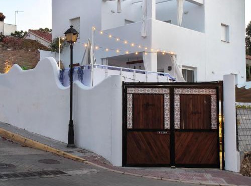Villa Alhamar con piscina climatizada privada in Punta Umbría