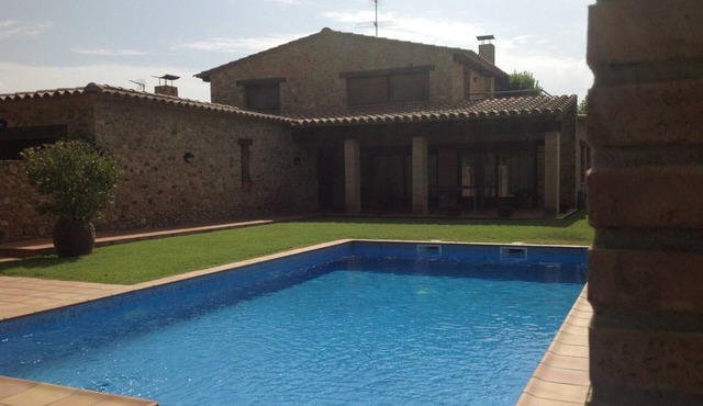 Villa in Peratallada with Private Pool in Peratallada