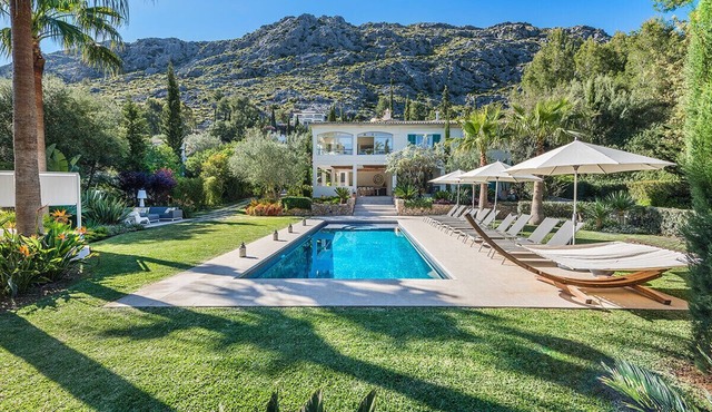 Villa Longa by Balearic Villas in Pollensa