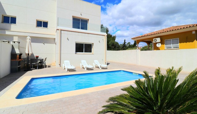 Villa Mestral HOT TUB Pool and Rooftop Terrace beside beach Full A/C free WIFI in Miami Platja