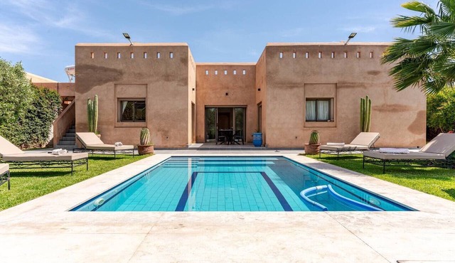 Villa Safa, 3 Bedrooms, Private Pool, Marrakech. No one across the street.