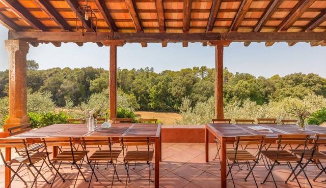 Villa Sant Climent - Seven Bedroom Villa, Sleeps 14 in Forallac