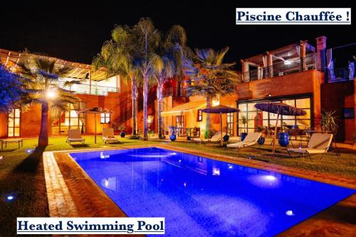 Villa Scil de luxe, Piscine chauffée, 3 Suites, Hamam, Jacuzzi extérieur, Bar détente avec Billard, salle de sport, service Baby Sitter, option gouvernante, vue sur l'Atlas, Parkings Privé, Pas de Vis à Vis !