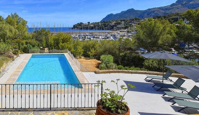 Villa 'Son Fiol' with Sea View, Wi-Fi and Air Conditioning in Alcudia