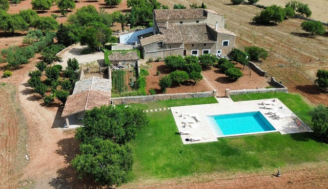 Villa Son Guinyol with breathtaking mountains views next to Alaró in Alaro