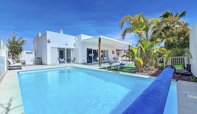 Villa with private pool and garden in Mar de Cristal