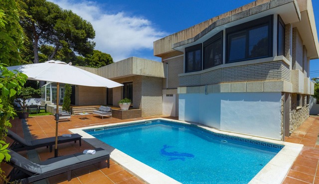 Villa with private pool in Vilafortuny in Cambrils
