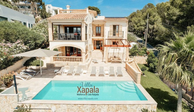 Villa Xapala. A holiday home in the typical Mallorcan style. Garden, pool. in Cala Ratjada