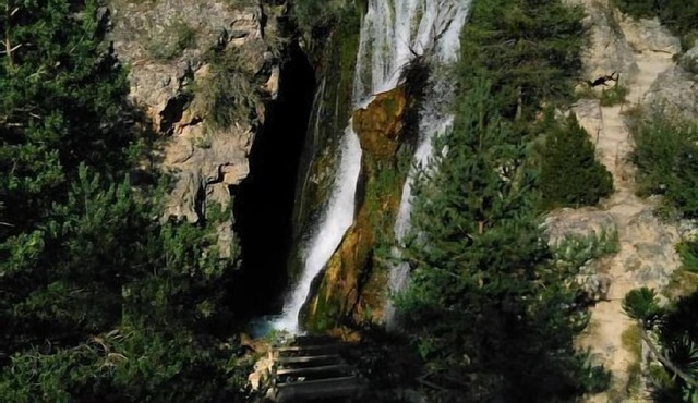 Visit DINOPOLIS and the SKI RESORT in Teruel
