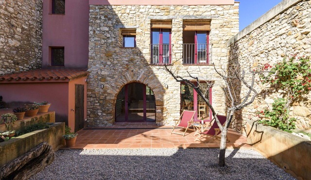 Wonderful private villa for 10 guests with terrace, pets allowed and panoramic view in Ulldecona