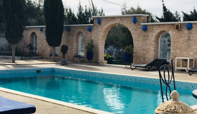 Wonderful Villa 4000m with Great & Big Pool , in Calm Place