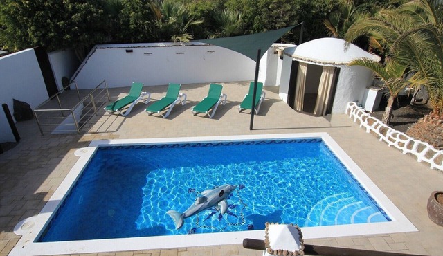 Wow! Contempory Rustic,2 Bed, H/pool, WIFI, H/tub, jacuzzi Sheer Luxury in Tías