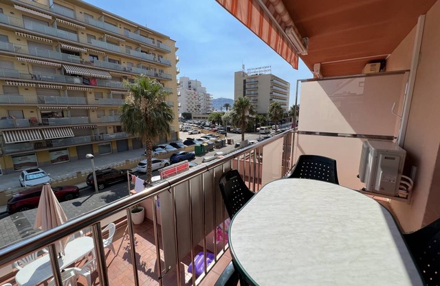 60 m² Apartment ∙ 2 bedrooms ∙ 6 guests in Roses
