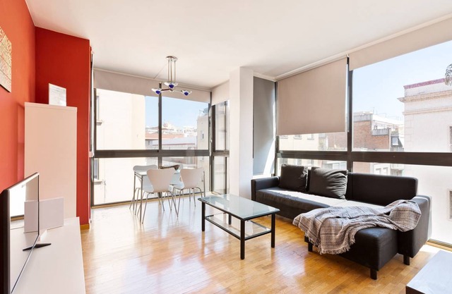 70 m² Apartment ∙ 2 bedrooms ∙ 4 guests in Sants-Badal