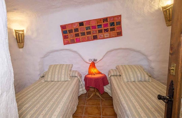 Casas Cueva El Mirador De Galera People 
