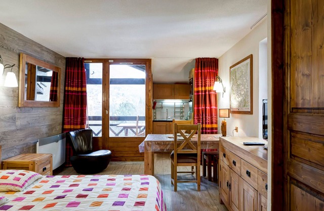 Modern studio for 4 with wifi and parking in Brides-les-Bains in Brides-les-Bains
