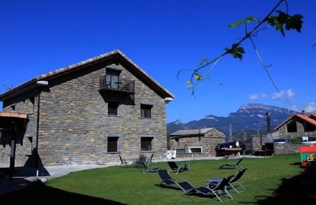 Puerta de Ordesa Apartamentos for 2 people in Laspuña
