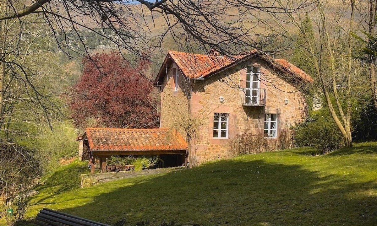 Carmona House | El Molino de La Infinita, a charming mill with its own river