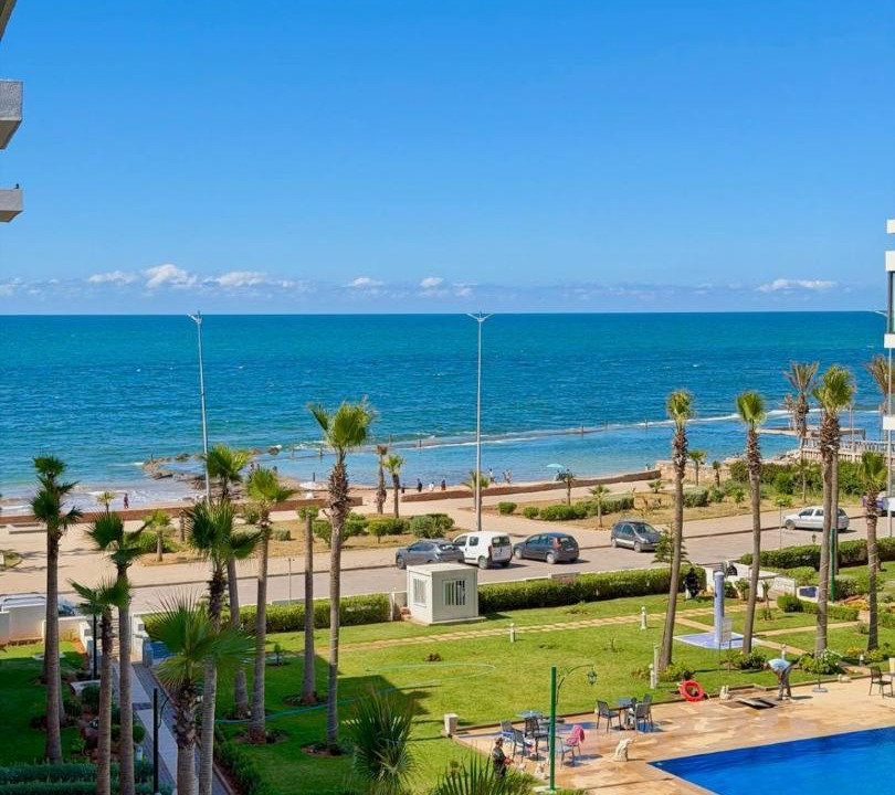 El Mansouria Apartment | Beachfront luxury 2 bedroom appartement with pool and gym