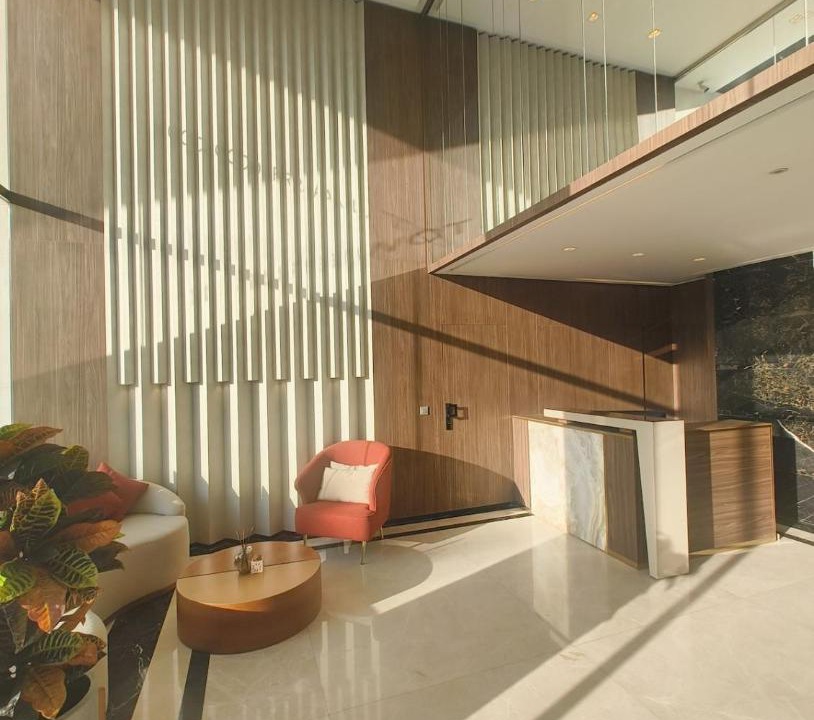 Malabata Apartment | Elegant Luxury Studio - Pool, Beach & Station 2'
