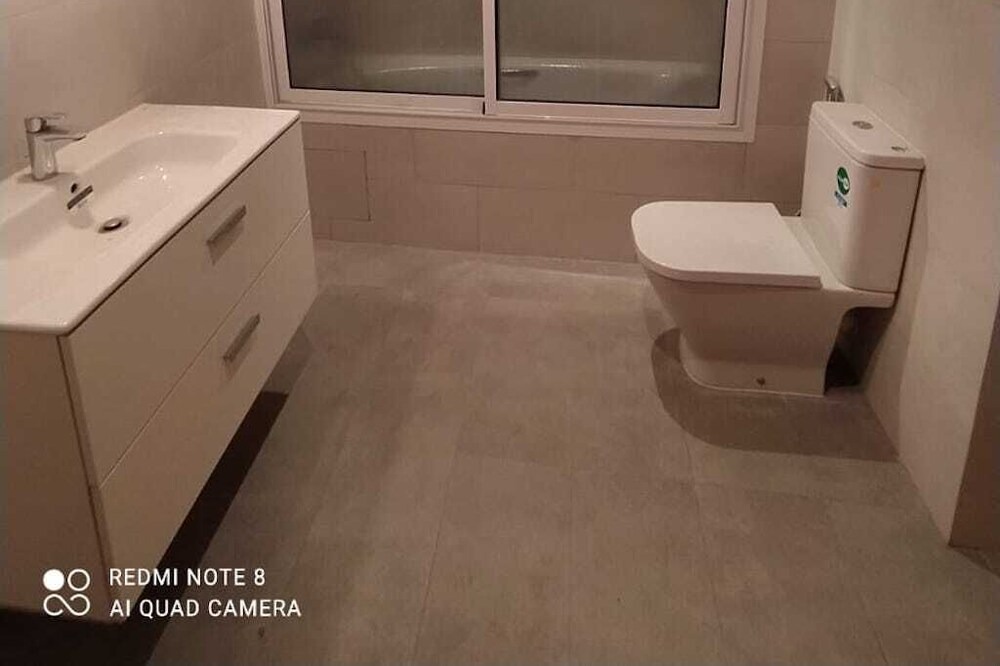 Photo of Bathroom in Founty