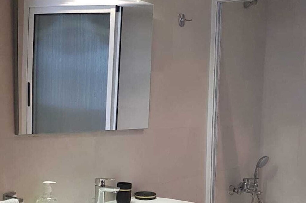 Photo of Bathroom in Founty