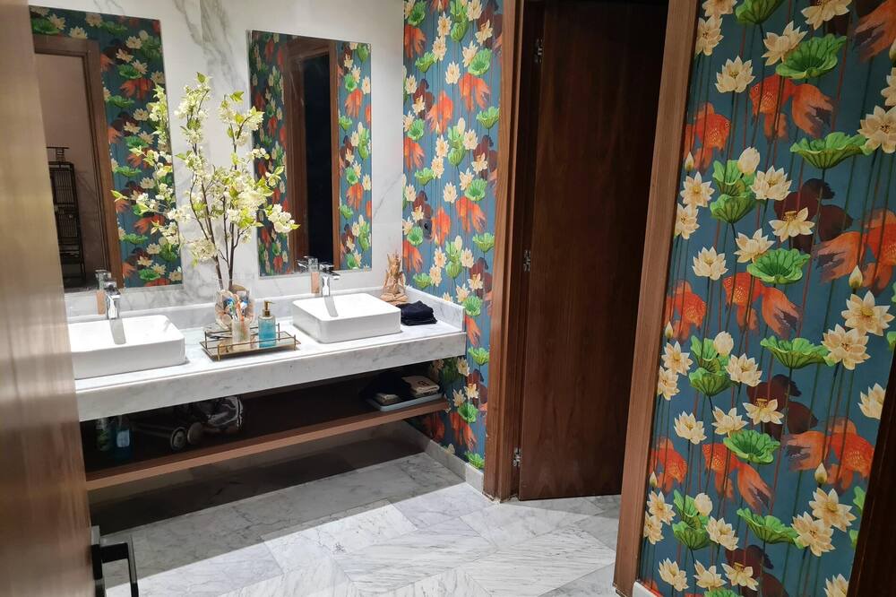 Photo of Bathroom in Tamariss