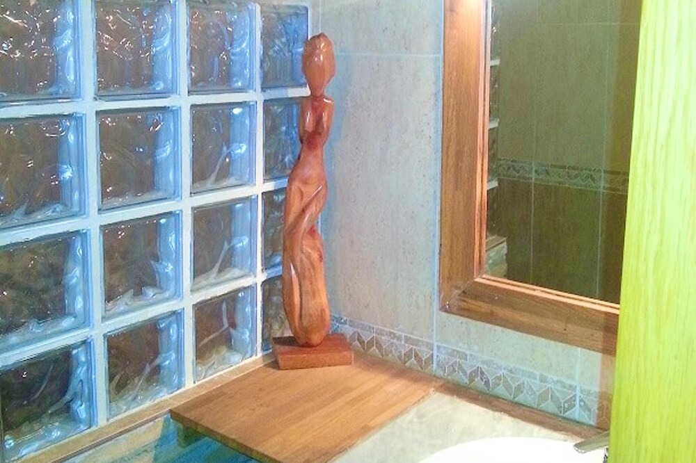 Photo of Bathroom in La Puebla de Castro
