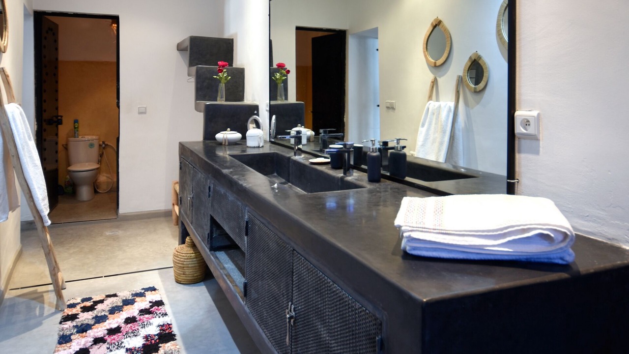 Photo of Bathroom in Tamrhakht