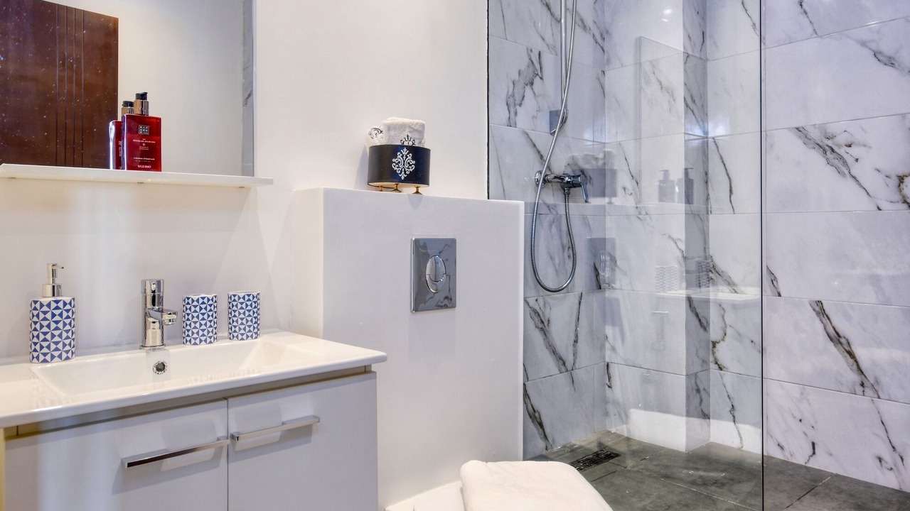 Photo of Bathroom in Secteur Touristique