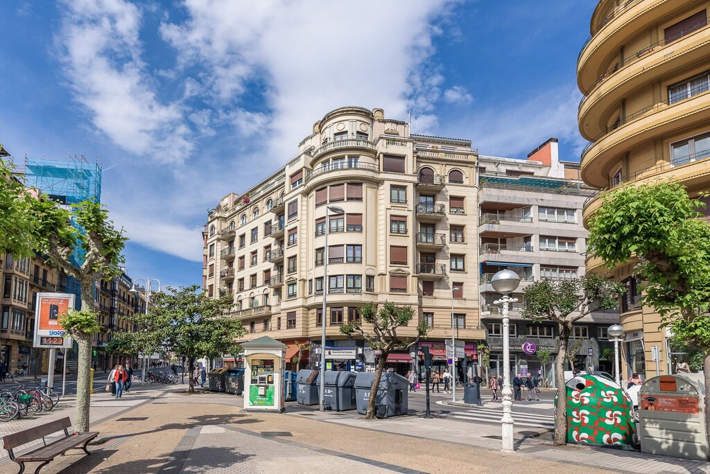 Photo of Buildings in Gros