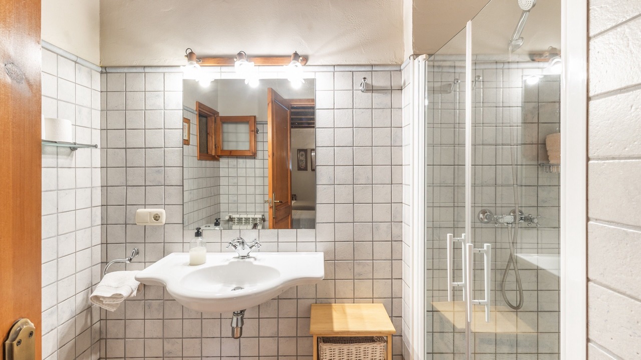 Photo of Bathroom in Lladurs