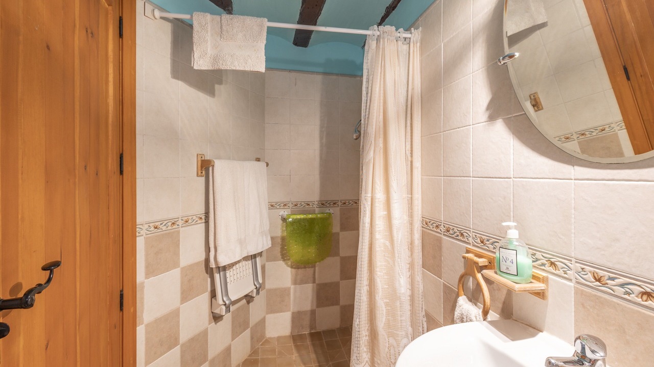 Photo of Bathroom in Baguena