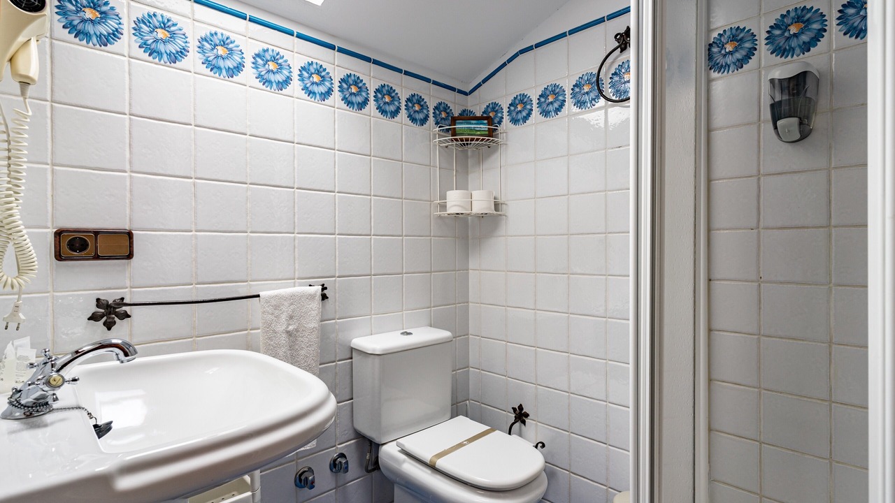 Photo of Bathroom in Santianes de Ola