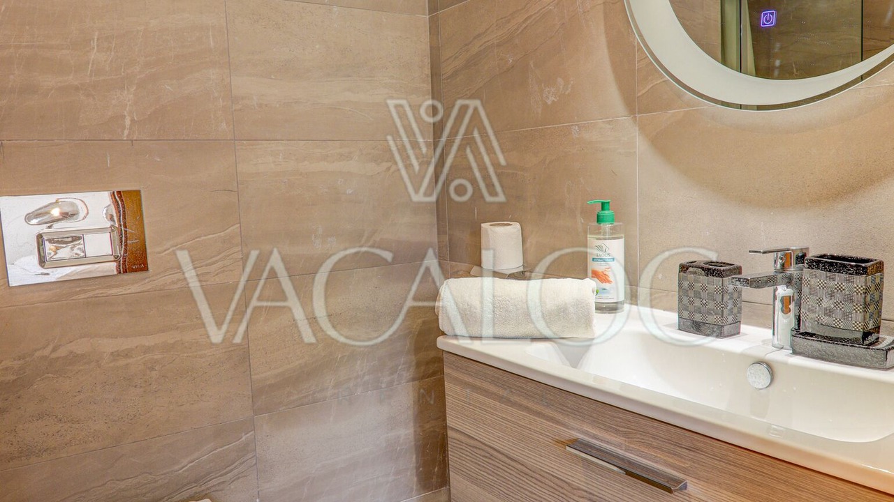 Photo of Bathroom in Tamrhakht