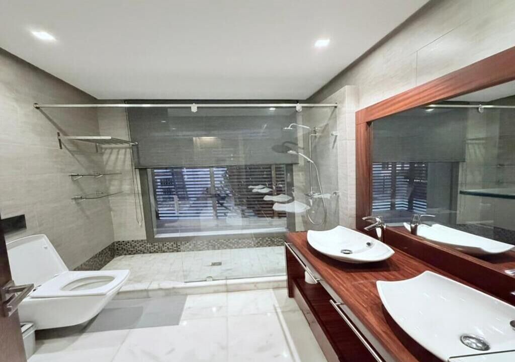 Photo of Bathroom in LA GIRONDE
