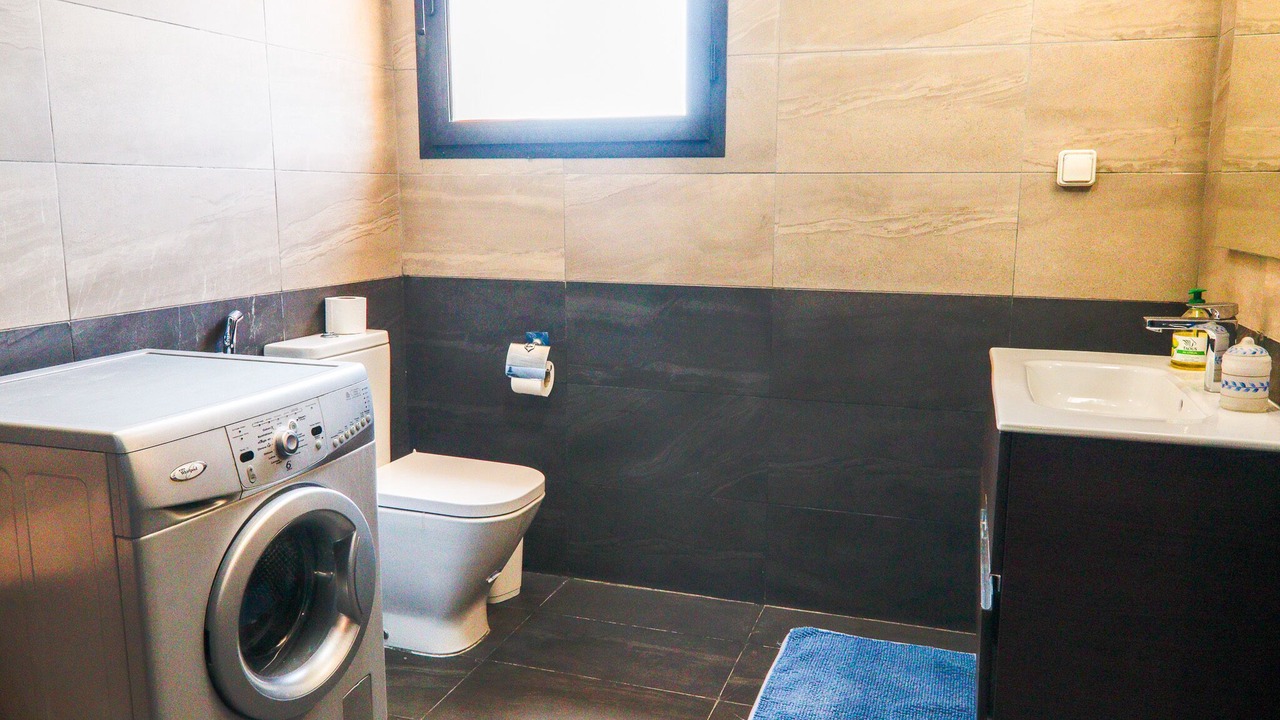 Photo of Bathroom in Tamrhakht