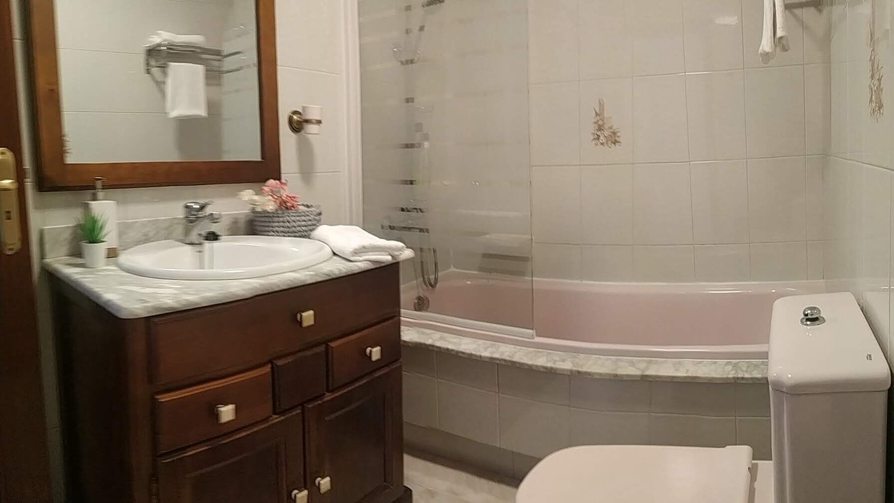 Photo of Bathroom in Dean Pequeno