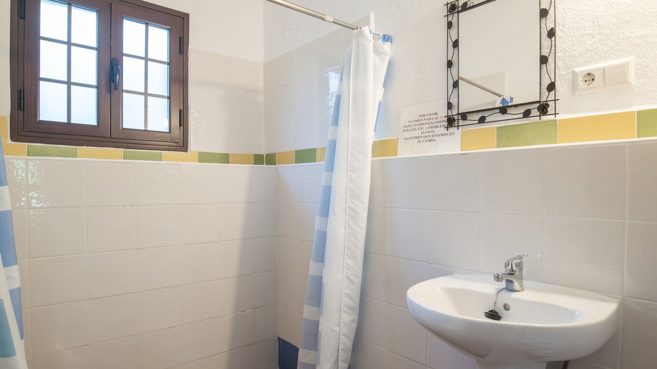Photo of Bathroom in Benaojan