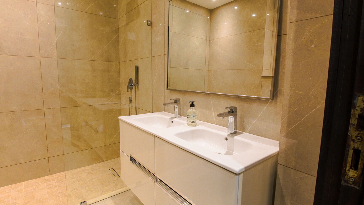 Photo of Bathroom in Secteur Touristique