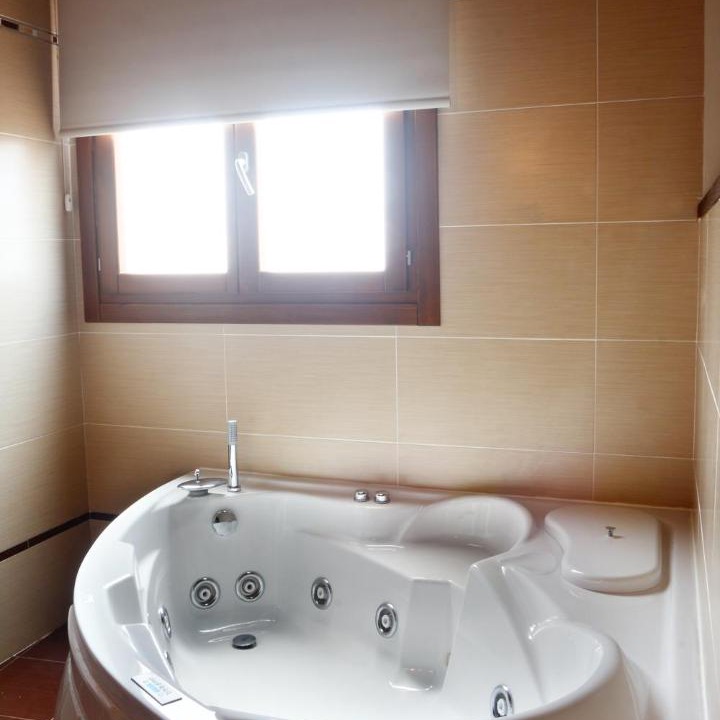 Photo of Bathroom in Arcos de las Salinas