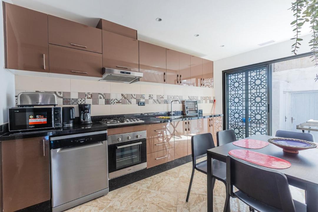Photo of Kitchen in Tamrhakht