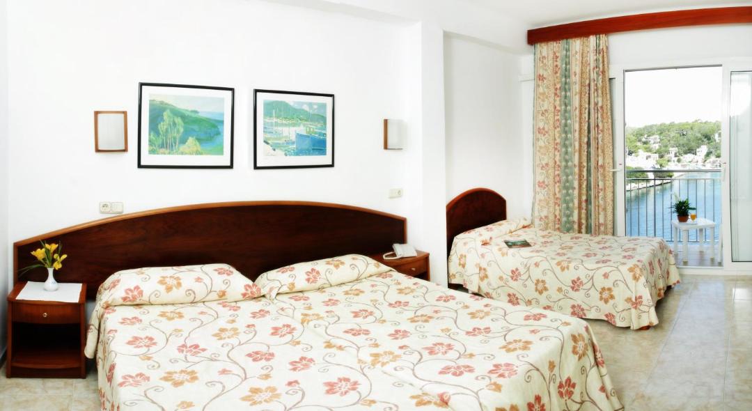 Photo of Bedroom in Cala Figuera