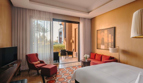 Deluxe Room, King Bed or Twin Beds, Garden View
