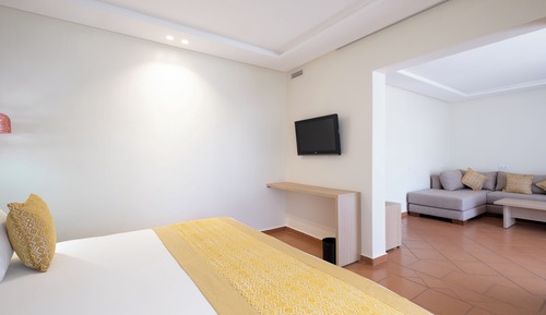 Junior Suite King Size Bed Garden View