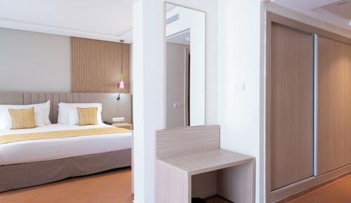 Prestige Suite King Size Bed Sea View