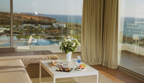 Suite (Prestige)